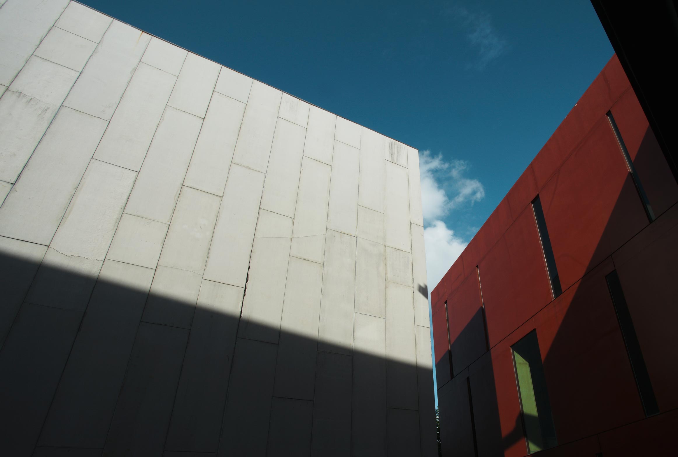 tall-modern-gray-commercial-building